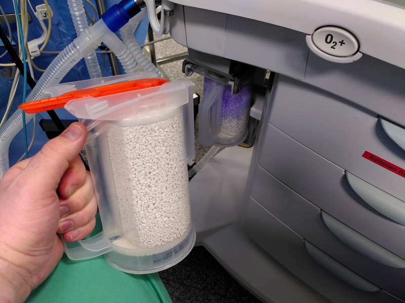 Tausch einer Atemkalk-Einheit